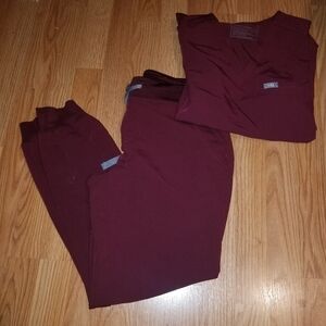 Figs maroon jogger set